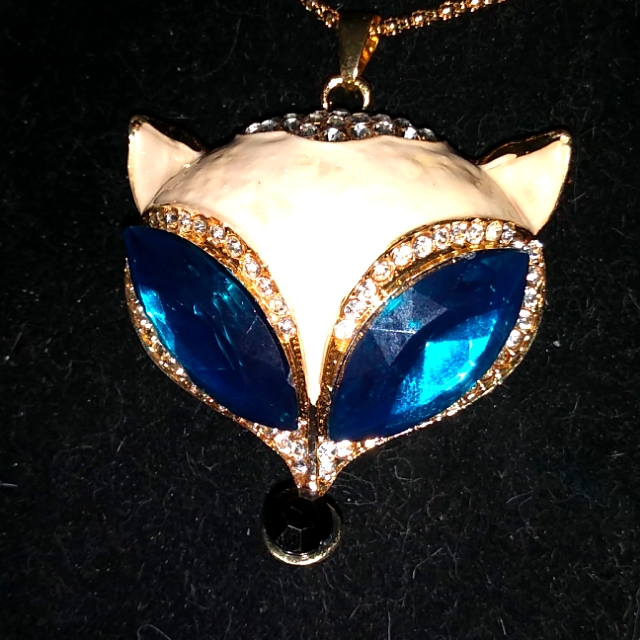 Blue And White Crystal Fox Head Pendant Necklace